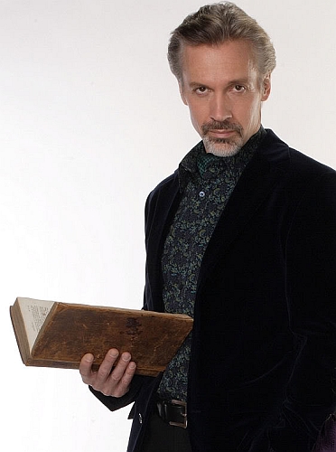Файл:Doctor tom being erica.jpg