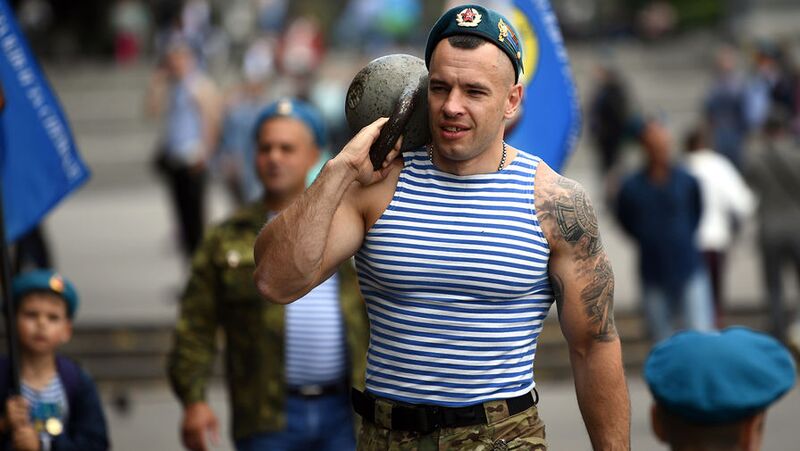 Файл:Боец ВДВ на гражданке.jpg