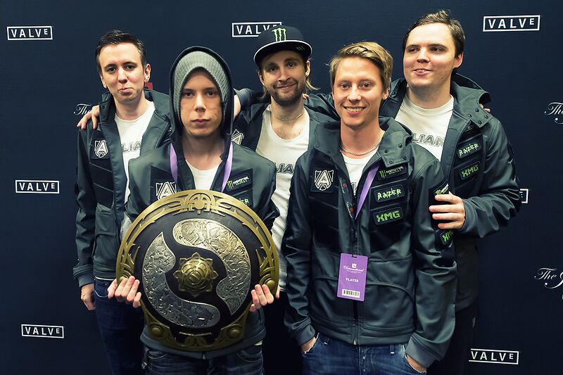 Файл:Aegis of Champions.jpg