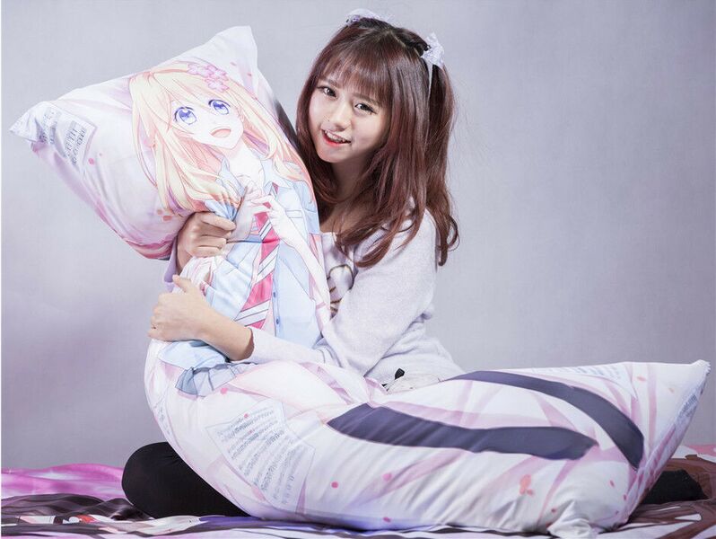Файл:Dakimakura.jpg