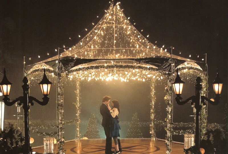 Файл:Edward-Bella-The-Prom-Twilight.jpg