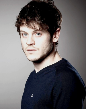 Iwan-Rheon.png