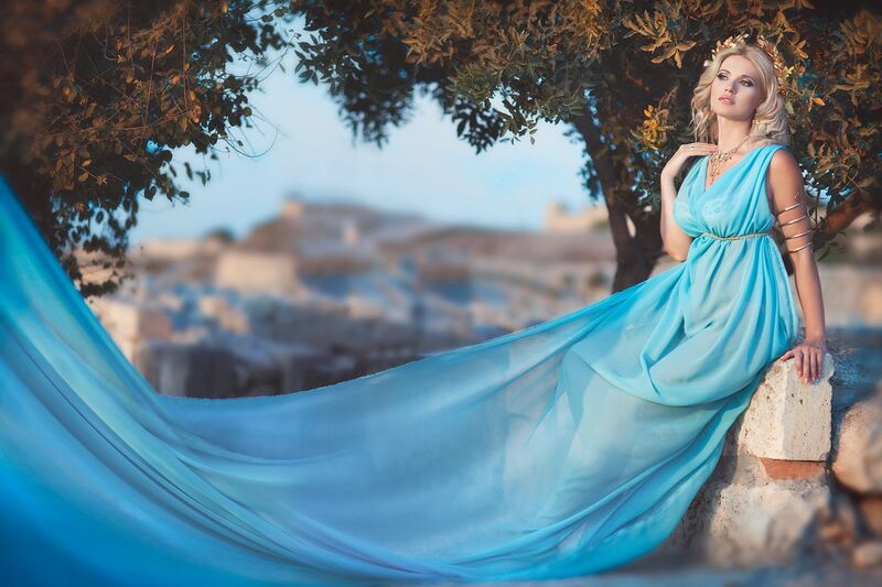 Файл:Light blue dress.jpg