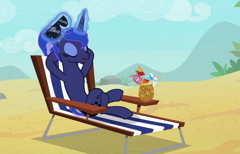 Файл:Luna relaxing.jpg