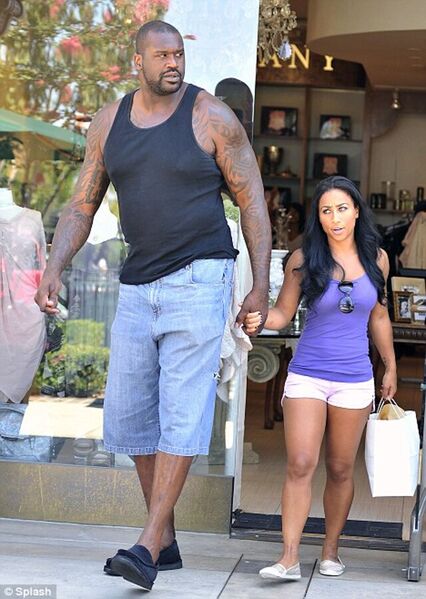 Файл:Shaquille and his wife.jpg