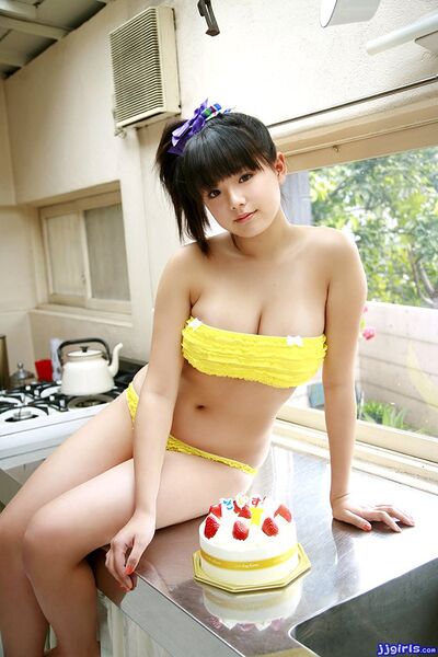 Файл:Shinozaki Ai.jpg