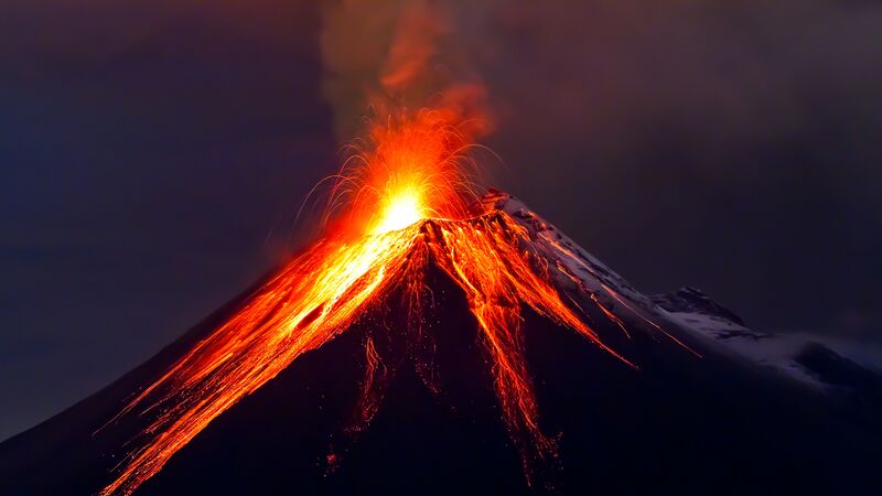 Файл:Vulkan-izverzhenie-lava-1032.jpg